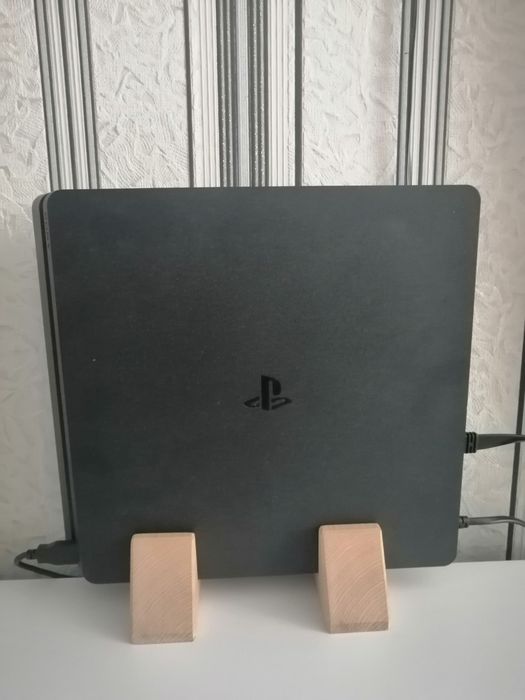 Продам Sony PlayStation 4 slim 1 TB