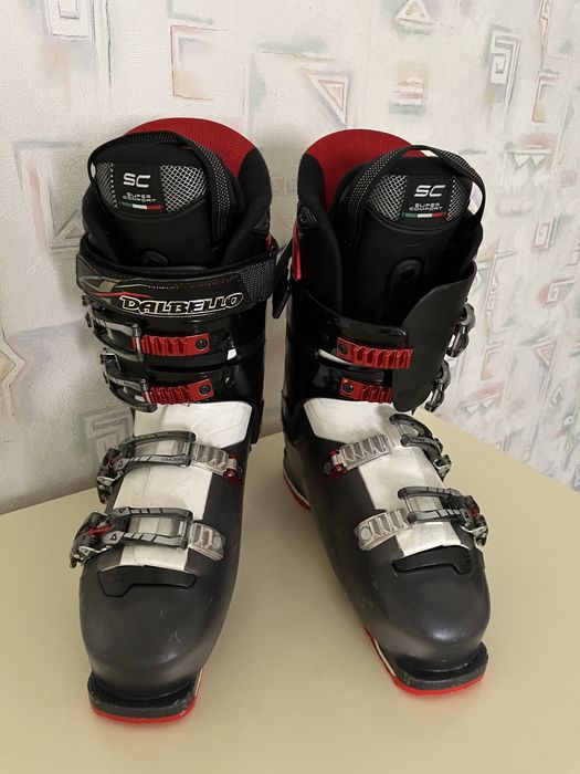 Лижні черевики