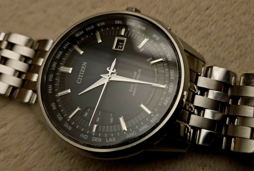 Zegarek męski CITIZEN Eco-Drive Radio Controlled CB0150-62L (3)