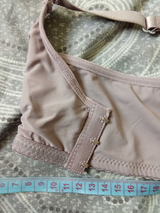 Бюстгальтер великого розміру