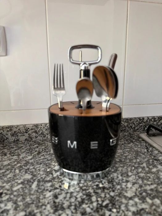 Faqueiro SMEG Preto sem Talheres