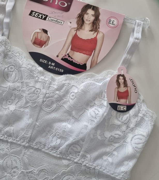 Bralettes de renda branco/preto e saiote preto. 4€ cada
