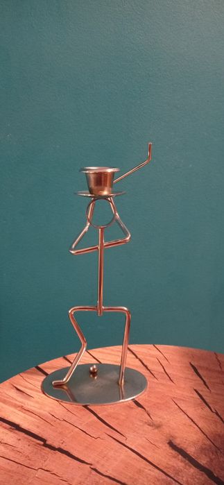 Świecznik metalowa figurka w stylu industrial golfista