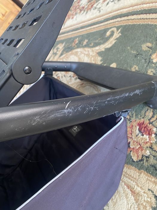 Продам прогулочную коляску Carello Bravo SL