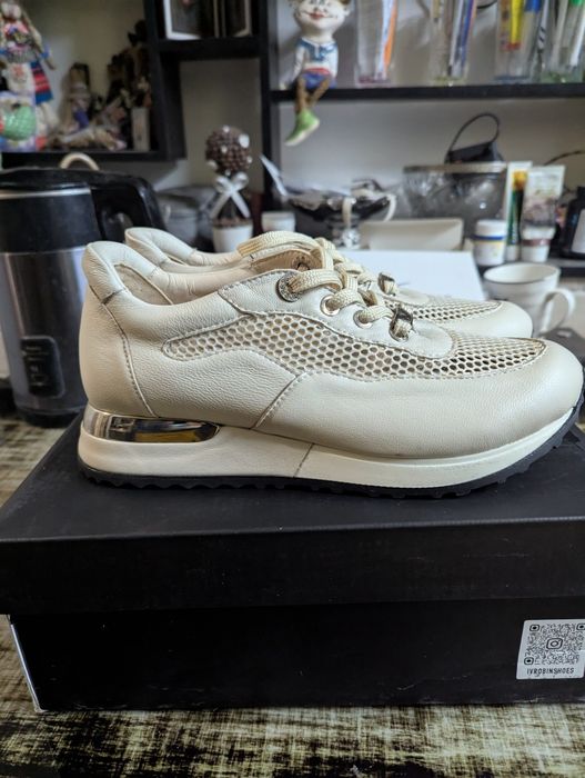 Новые  стильные кросовки