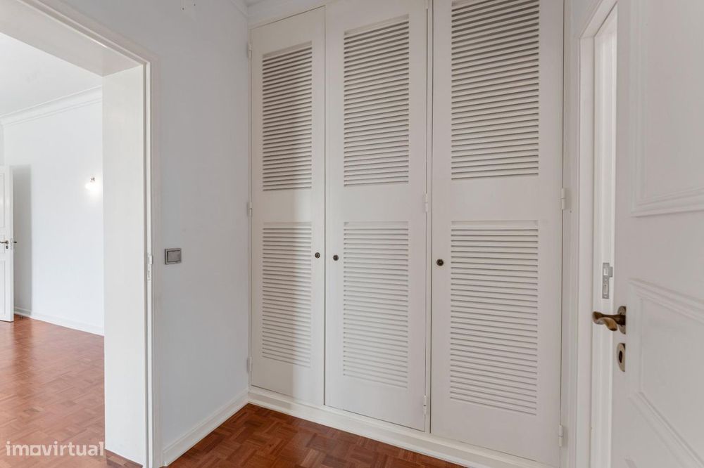 Penthouse T6 com Terraço de 131 m2 e Vista sobre Lisboa | Alvalade