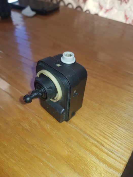 Коректор фари (Valeo) Toyota RAV4 III 2005–2012