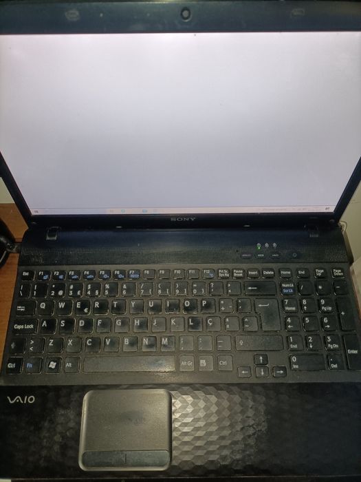 Sony Vaio VPCEH2Q1E - i5, 8GB RAM