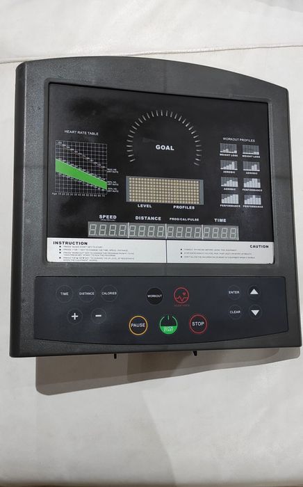 Visor e bateria star trac para elitica profissional Vialonga • OLX Portugal