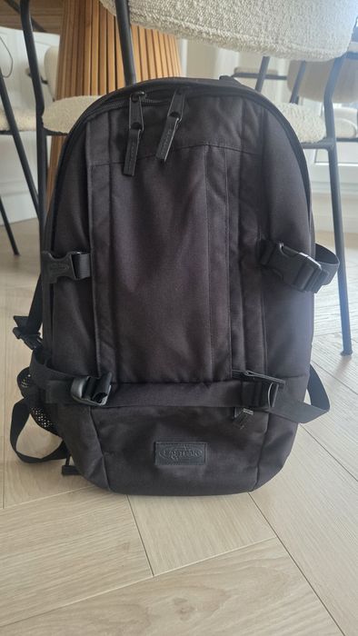 Czarny plecak Eastpak