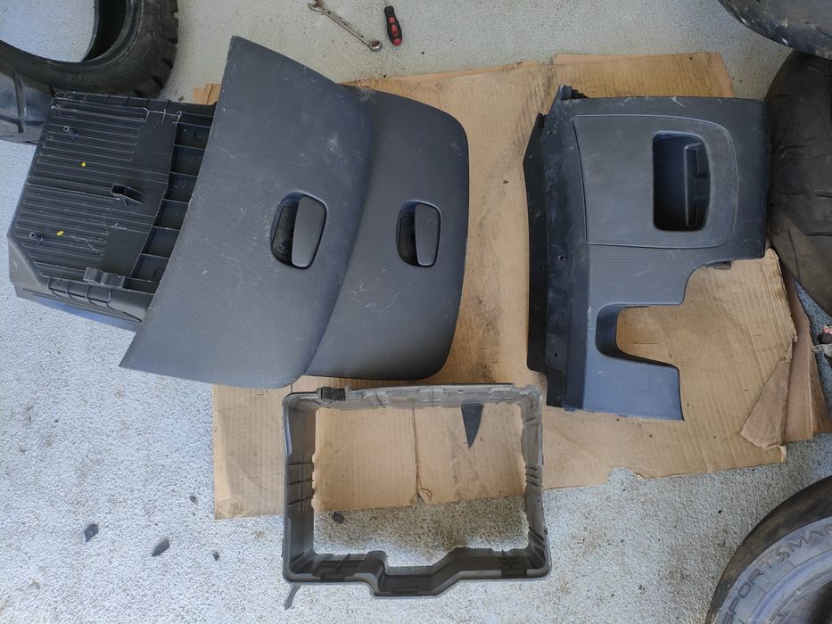 Renault Clio IV schowek stan bardzo dobry