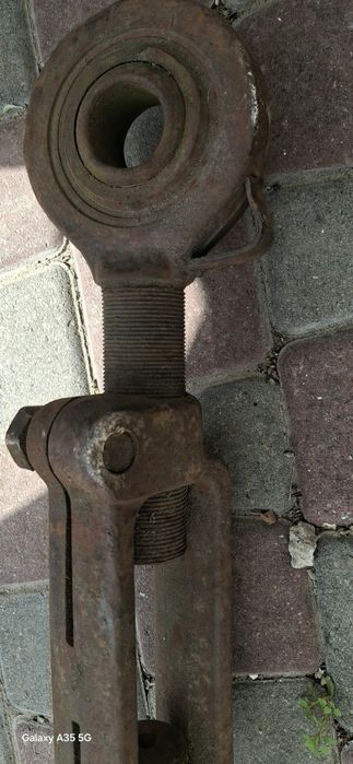Продам центральний винт т 150.