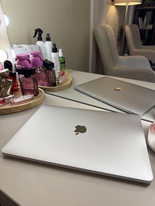 Macbook pro 13 2017 8/256