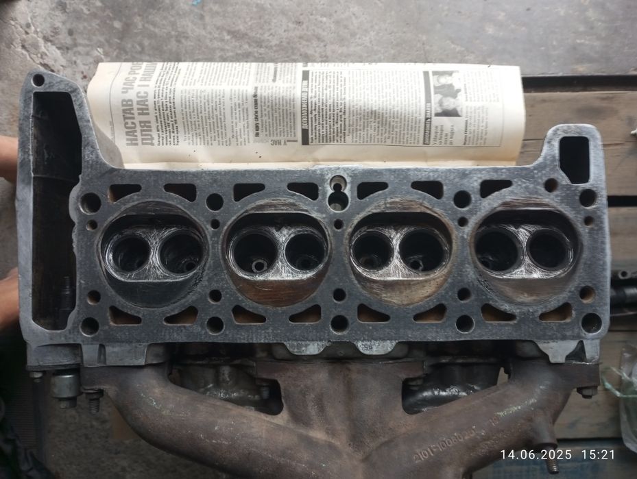 Головка двигателя ,,ВАЗ"