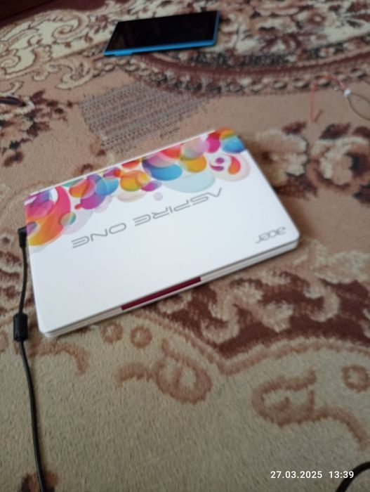 Продам нетбук acer