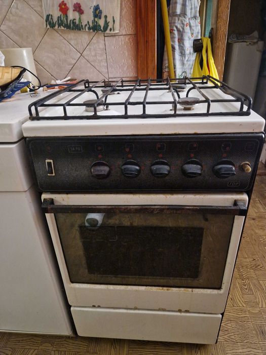 Віддам безкоштовно газову плиту Електа