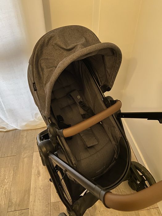 Carrinho Maxi Cosi com ovo