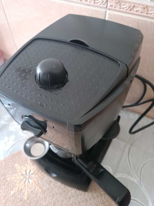Кавомашина ковшова Delonghi EC146B ідеал
