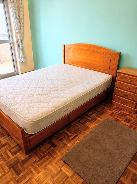 Cama de casal com 6 gavetas