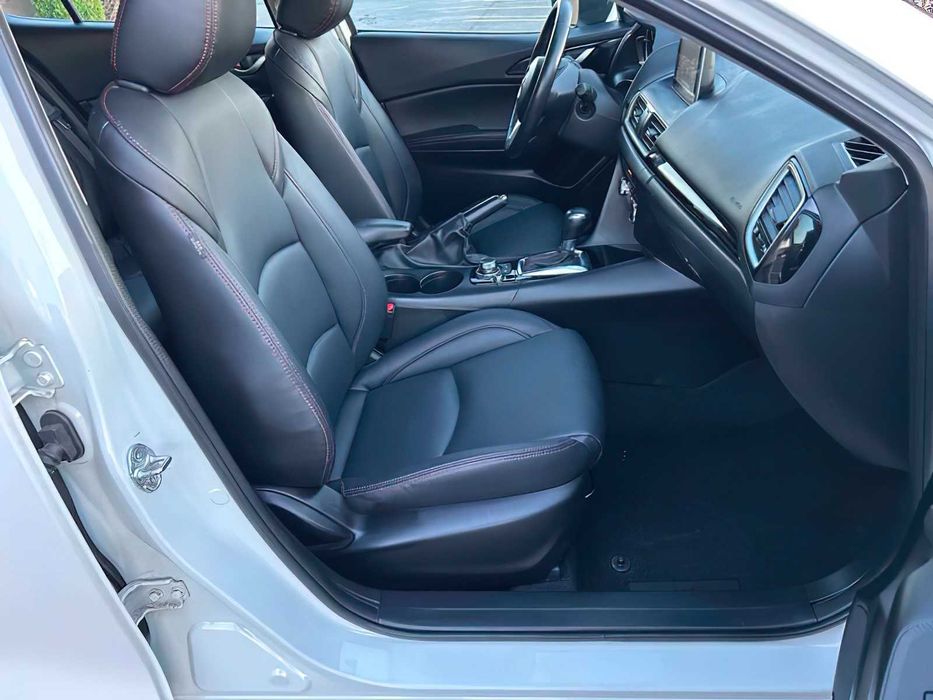Mazda 3      2016