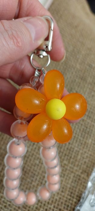 Brelok z kulkami i kwiatkiem