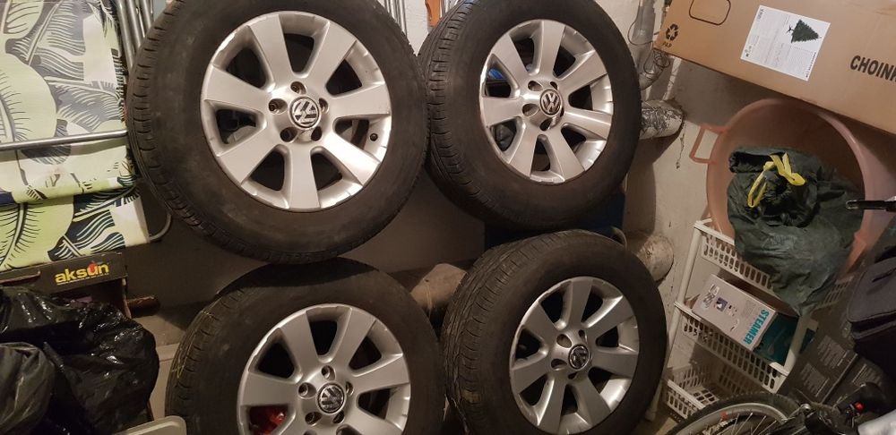 Komplet alufelgi + opony letnie Bridgestone 215x65 R16 do WV/SKODA