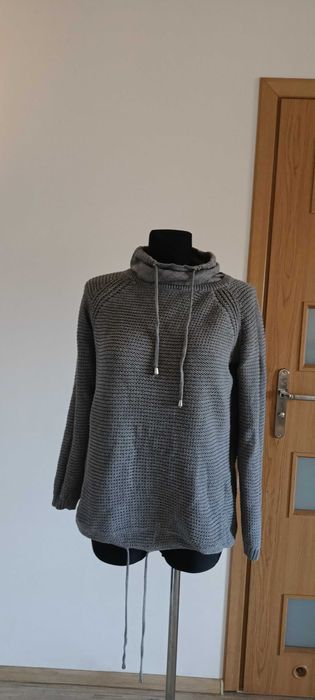 Sweter damski  z golfem rozmiar 40/42