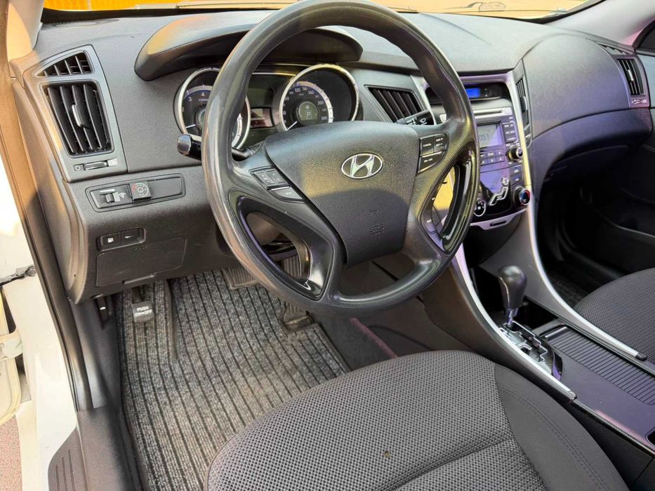 Hyundai Sonata 2011