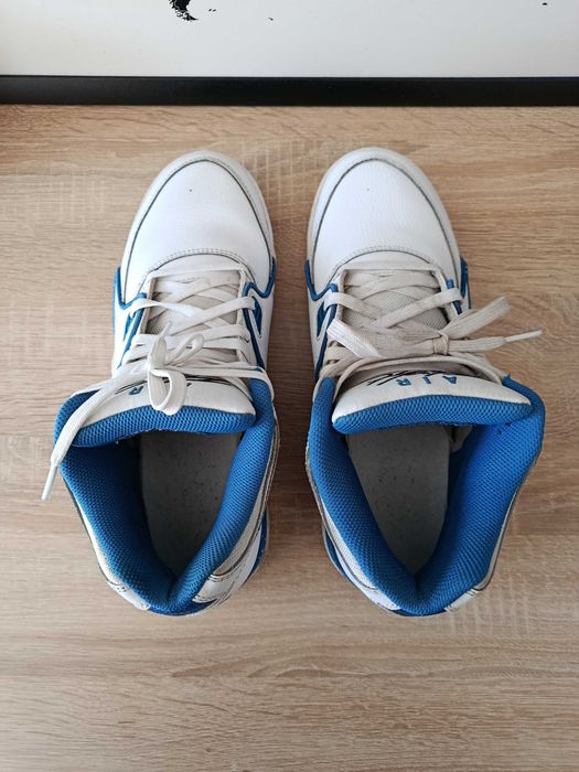 Nike Air Flight 89 białe buty sportowe z niebieskimi elementami 42