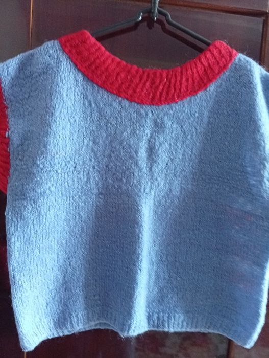 Свитер махеровий и безрукавка махеровая