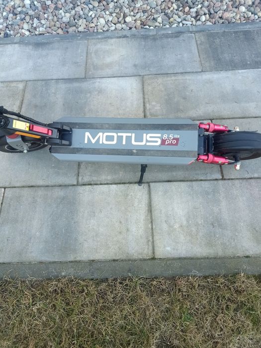 Hulajnoga elektryczna Motus 8,5 pro lite