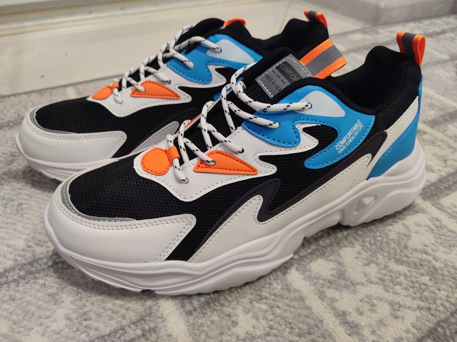 Нові кросівки 44-45 розміру