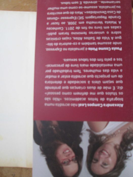 Os Segredos da Maleta Vermelha, de Paula Cosme Pinto e Alexandra Leal