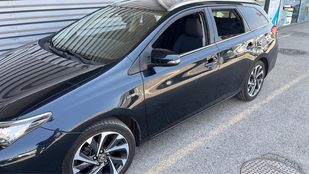 Toyota Auris Touring Sports 1.8 HSD Comfort + P. Sport