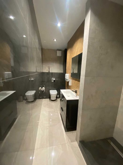 Продам офисное помещение евроремонт ЖК Реал парк