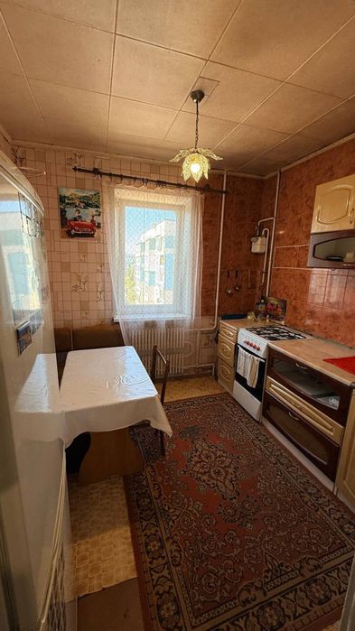 1-кімнатна. Л/б. 11 мікрорайон.