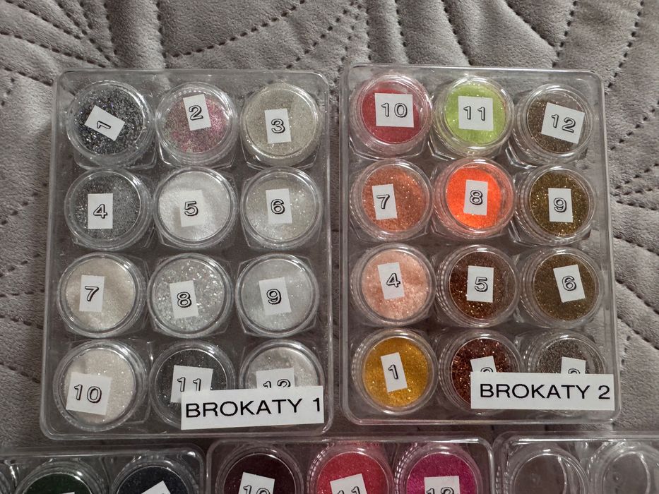 Zestaw do stylizacji paznokci brokaty/ posypki