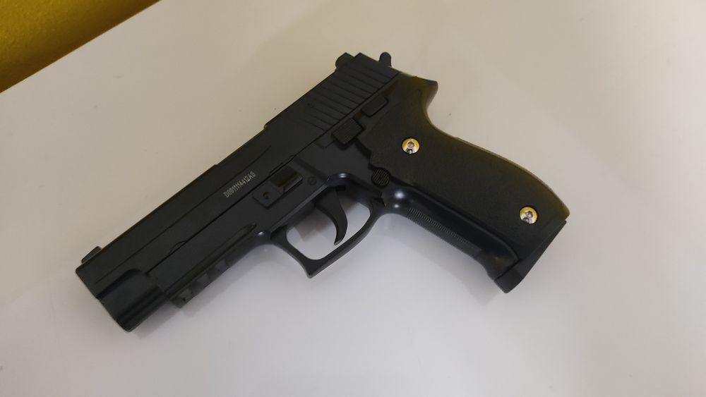 Pistola Airsoft P226 Full Metal (NOVA)