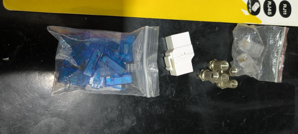 Alicate de cravar microfichas da VITO usado uma vez (novo)