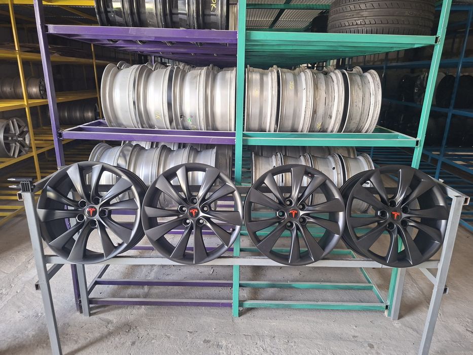 Оригінальні диски Tesla 5/120 R19 8,5J ET33.
