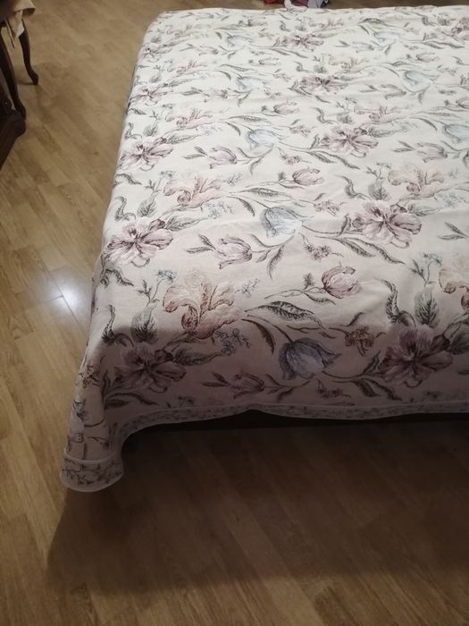 Покрывало на кровать гобеленовое