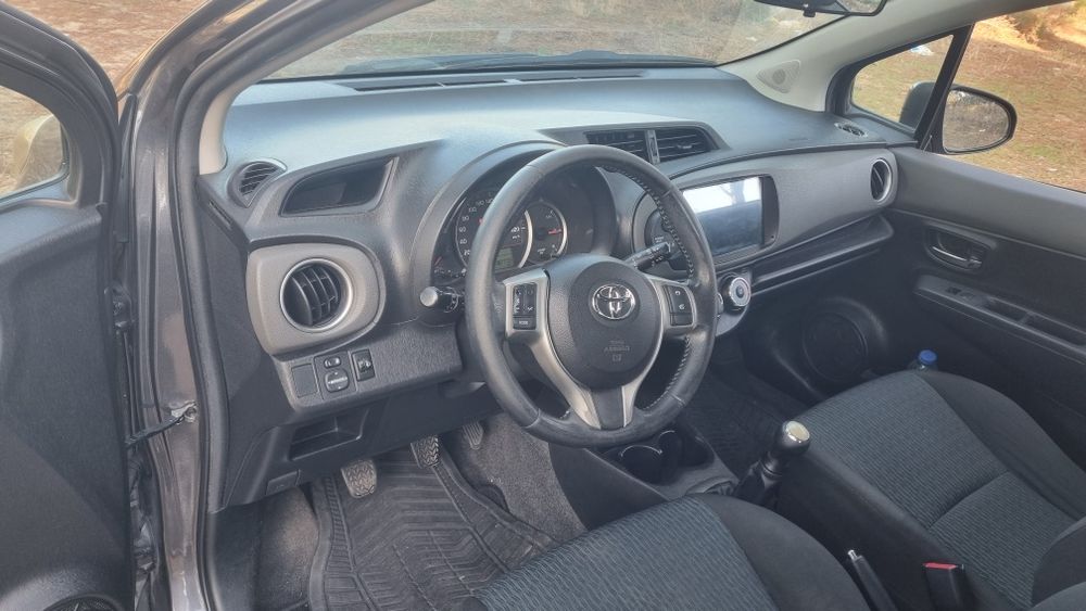 Toyota Yaris 1.0 VVT-I - Excelente estado