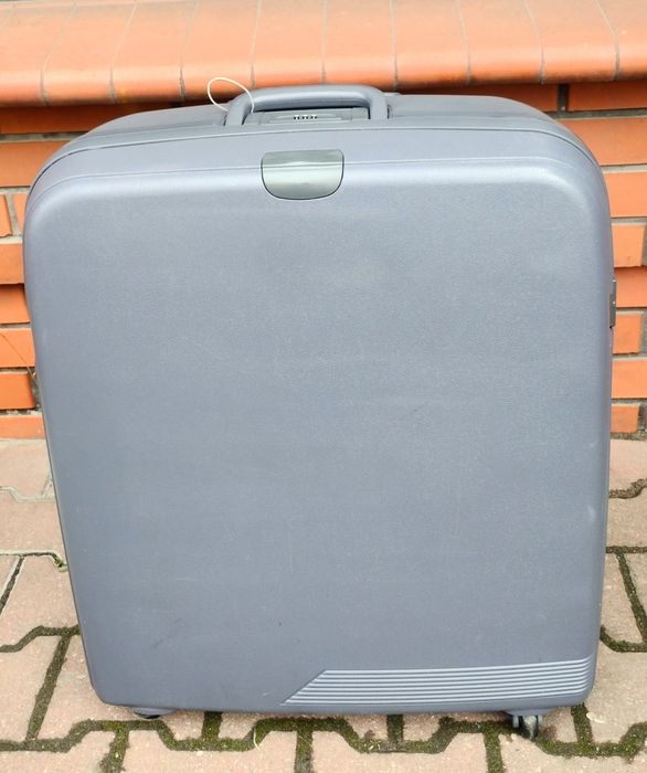 Super walizka podróżna w super stanie