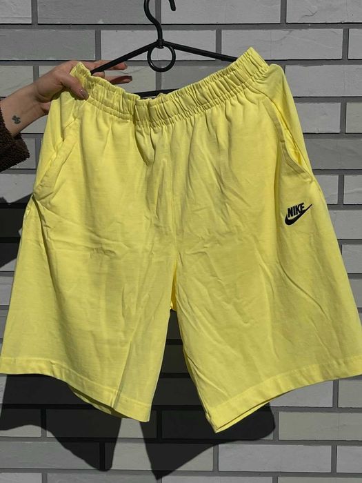 Шорти Nike L розмір легкі, натуральні жовтий колір