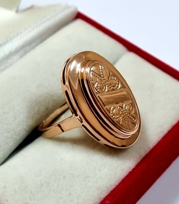 Золотое кольцо, перстень , печатка,Мадонна. времён  СССР. 583 проба в