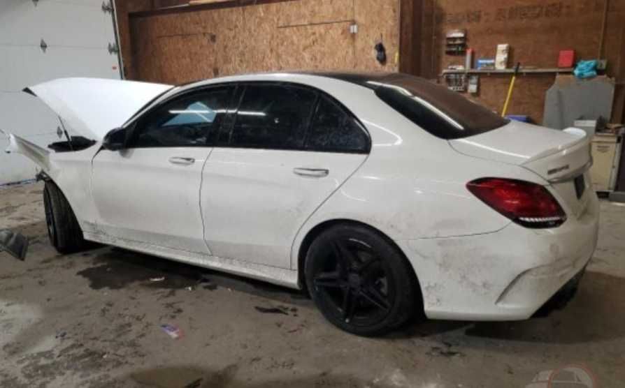 Двері Mercedes W205 C 43 Amg дверь розбор запчасть мерседес в205 амг