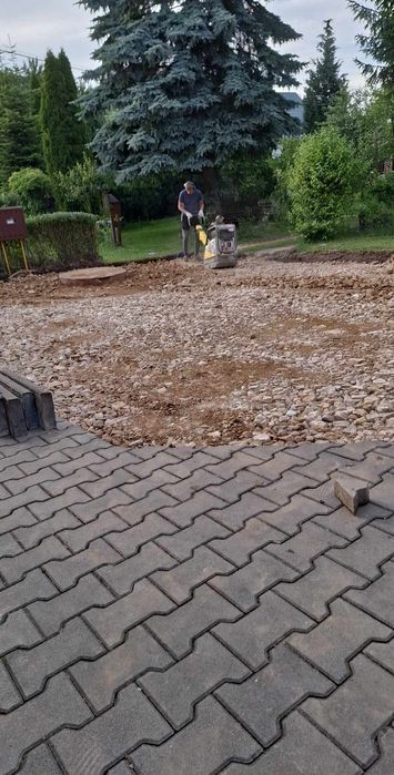 Utwardzenie terenu, układanie kostki, sprzedaż kamienia, roboty ziemne