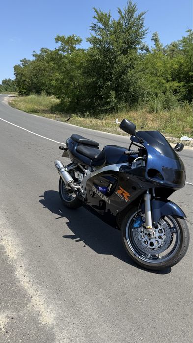 Продам suzuki gxr 600!