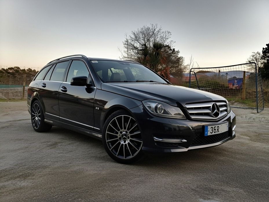 Mercedes C220 AMG  (Posso tratar de financiamento)