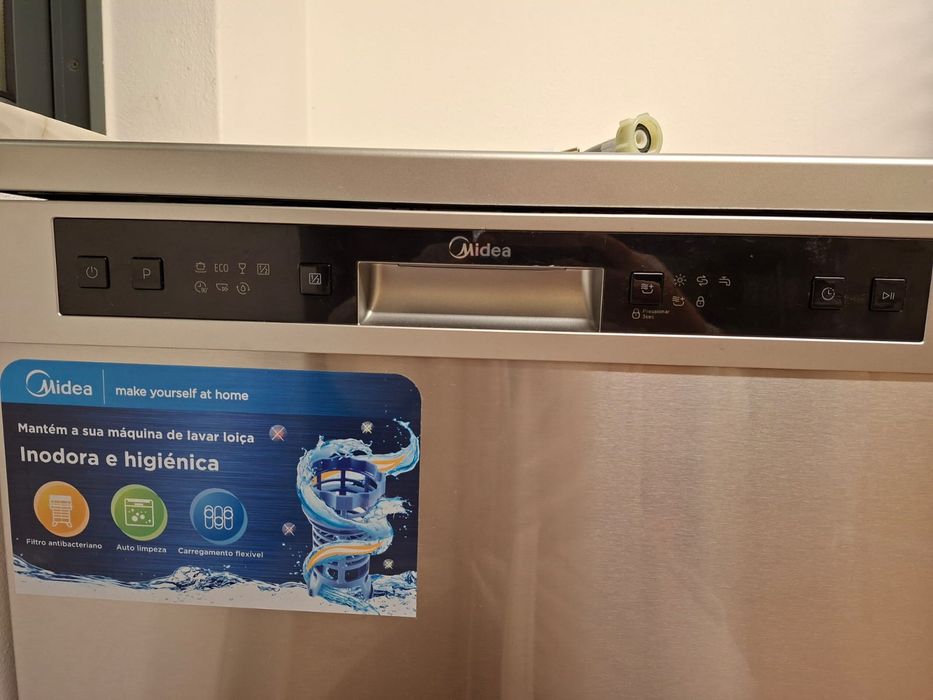 Máquina Loiça Midea